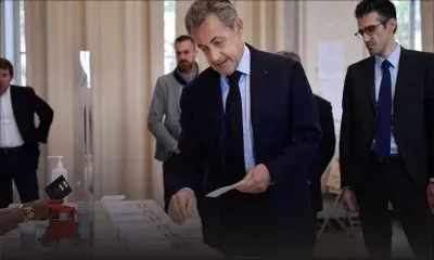 Présidentielle en France: ouverture des bureaux de vote pour le premier tour