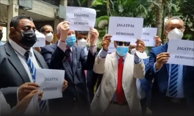 Manifestation réclamant la démission de Jagutpal