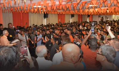 Le PM encourage les jeunes à réfléchir et à formuler «leur propre jugement»