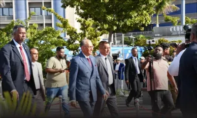 [En images] Dépôt de gerbes au pied de la statue de SSR