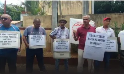 Non-paiement du boni : des membres de l'UPSEE manifestent devant la PSEA  
