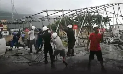 Préparatifs pour les célébrations du 12 mars, un échafaudage s’effondre au Champ-de-Mars