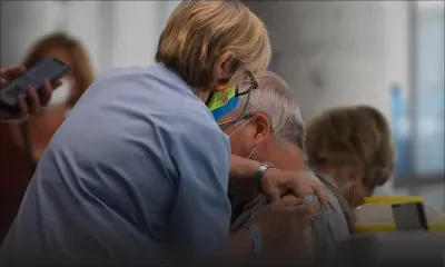 Covid-19 : le vaccin réduit de 87% le risque d'être hospitalisé chez les plus de 75 ans