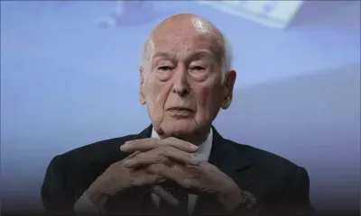 L'ancien président français Giscard d'Estaing est mort du Covid-19