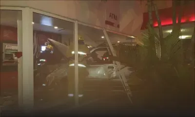 Quatre-Bornes : un 4x4 termine sa course contre un ATM