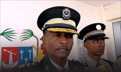 Manif des gardiens de prisons devant la Government House : «Nu pe gete kuma kapav truv enn solision», dit Vinod Appadoo