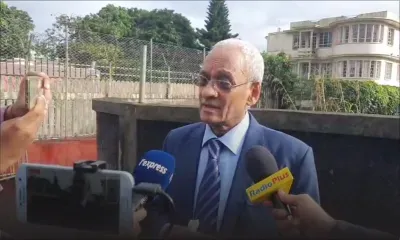 Vishnu Lutchmeenaraidoo rend hommage à SAJ à La Caverne, Vacoas