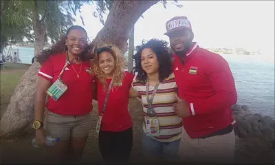 JIOI : des haltérophilistes mauriciens à fond derrière leurs camarades qui participent aux compétitions de voile