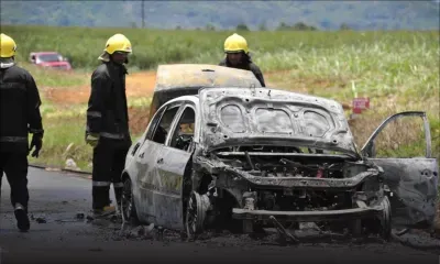 Alma: une voiture ravagée par les flammes 