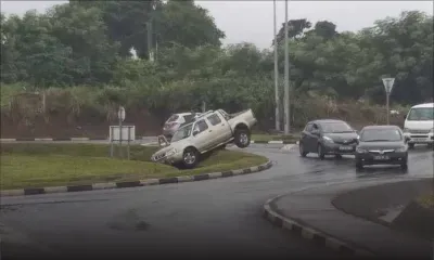 Fortes pluies : accumulations d’eau dans plusieurs régions à Maurice, prudence sur la route 