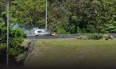 Réduit : une voiture ravagée par le feu