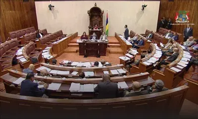 Parlement : la surprise de Danielle Selvon devant les sièges vides de l'opposition