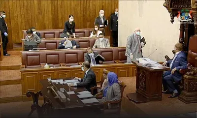 Parlement : walk-out de l'opposition après l'expulsion de Bérenger