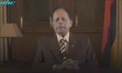 Extrait : Sir Anerood Jugnauth cède le pouvoir à Pravind Jugnauth