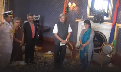Visite de courtoisie du ministre Manohar Parrikar à la State House