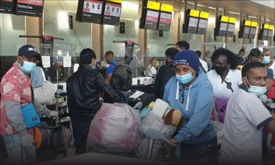 [En images] Environ 300 employés de croisières sont rentrés au pays ce dimanche