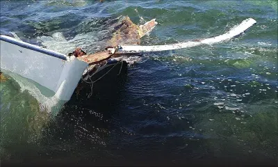 Leur pirogue chavire au large de Roches-Noires : Ludovic Annoua dit espérer un miracle pour retrouver Antoine Capiron