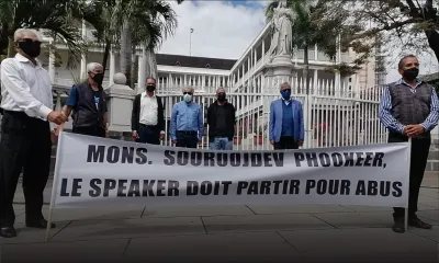 Manif devant l’Assemblée nationale : des anciens parlementaires réclament la démission du Speaker 