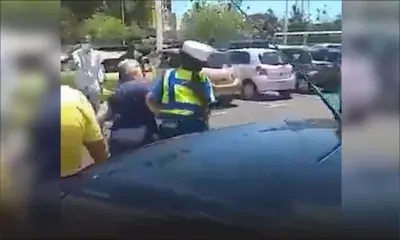 Flacq : alors qu’elle s’apprêtait à verbaliser une Sud-Africaine pour non-port du masque, une policière «agressée» 