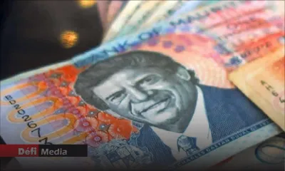 Acte d'honnêteté : un retraité découvre Rs 5000 dans un guichet ATM et les remet à la police