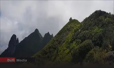 Quatre-Sœurs : un arpenteur fait une lourde chute de la montagne Le Chat et La Souris