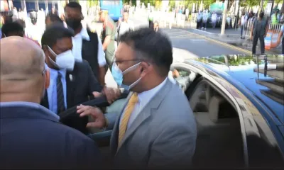 Private Prosecution : le ministre Sawmynaden est arrivé au tribunal de Port-Louis