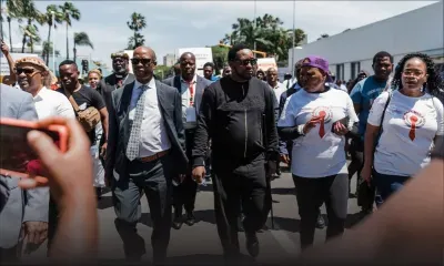 Afrique du Sud : des hommes, dont le roi zoulou, manifestent contre les violences faites aux femmes