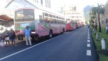 Rue Jemmapes, Port-Louis - Stationnement d’autobus : la loi de la jungle