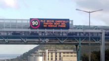 Transport : des panneaux lumineux surplombent l’autoroute