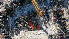 Le bilan du séisme en Turquie et en Syrie dépasse les 8.700 morts