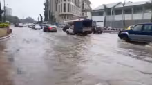 Accumulation d'eau à Port-Louis - une partie de l'autoroute fermée