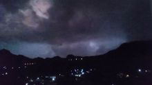 Météo : la foudre illumine le ciel mauricien 