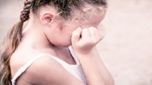 Fillette de 4 ans victime d’attouchements : les limites de la protection des mineurs en situation vulnérable
