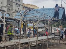 Démolition du marché de Quatre-Bornes 