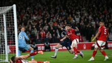 Foot : Nottingham Forest domine Manchester United, retour gagnant pour Saka avec Arsenal