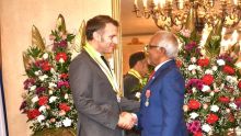 Visite officielle : Emmanuel Macron fait Grand Commander of the Order of the Star and Key of the Indian Ocean