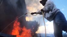Route des Pamplemousses, Port-Louis : une maison en proie aux flammes 