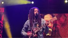 Julian Marley enflame la scène à Bambous