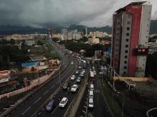 Embouteillages dans la capitale : les automobilistes appelés à prendre leur mal en patience