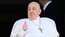 Le pape dit «merci à tous» lors de sa première publique depuis le 14 février
