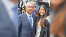 Sur sa page Facebook : Pravind Jugnauth se dit «content d'avoir été présent» à la cérémonie de remise de diplôme de sa fille