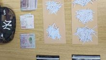 Port-Louis : un contrôle routier mène à la saisie de 502 papiers imbibés de drogue synthétique