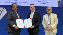 Éducation et recherche : Le ministre Sukon reçoit le titre de « Fellow of the Commonwealth of Learning »
