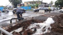Barkly, Beau-Bassin : un tuyau de la CWA endommagé lors des travaux du Metro Express