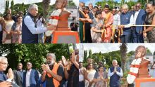 [En images] Un buste en mémoire de SAJ dévoilé à Gandhi Square, Rivière-du-Rempart