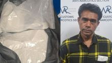 Drogue : saisie de Rs 64,8 millions d’héroïne à Plaisance, un passager indien arrêté 
