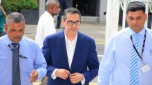 ? [Live updates] [En images] Affaire MIC : l’ancien gouverneur de la BoM, Harvesh Seegolam, en Cour de Port-Louis