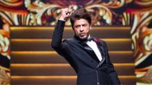 Shah Rukh Khan devient milliardaire en dollars : avec une fortune estimée à 1,4 milliard $, il devance des célébrités comme Taylor Swift et Tom Cruise