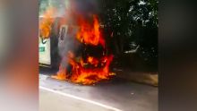 Ebène : un camion prend feu 