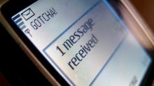 Disculpé après un procès pour SMS embarrassants